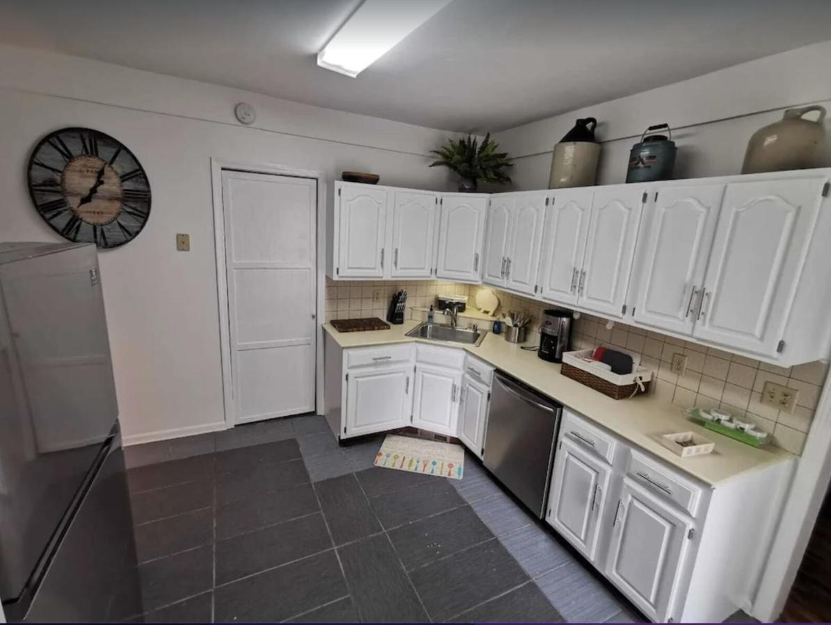 Holiday home Prime Location! 4 Bedroom House Located Right Next To The Casino And The Falls