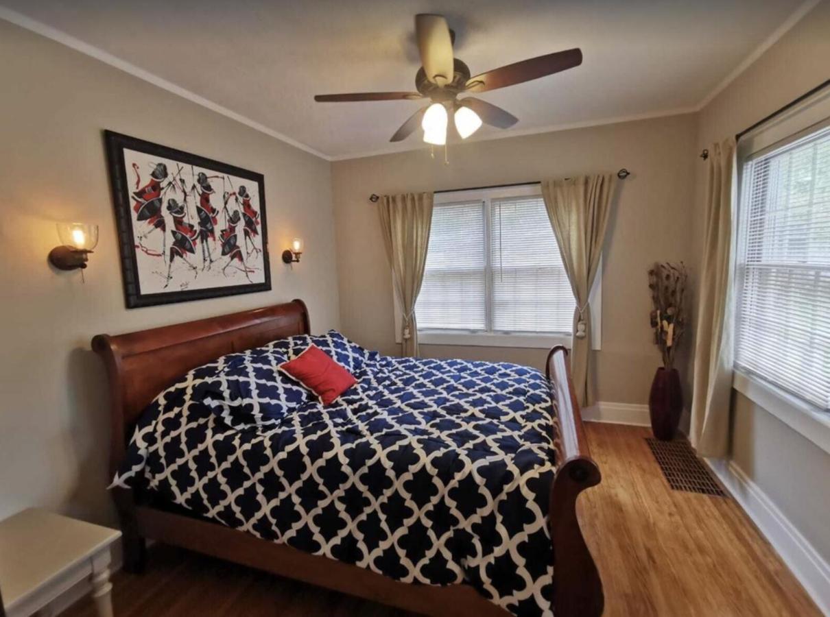 Holiday home Prime Location! 4 Bedroom House Located Right Next To The Casino And The Falls