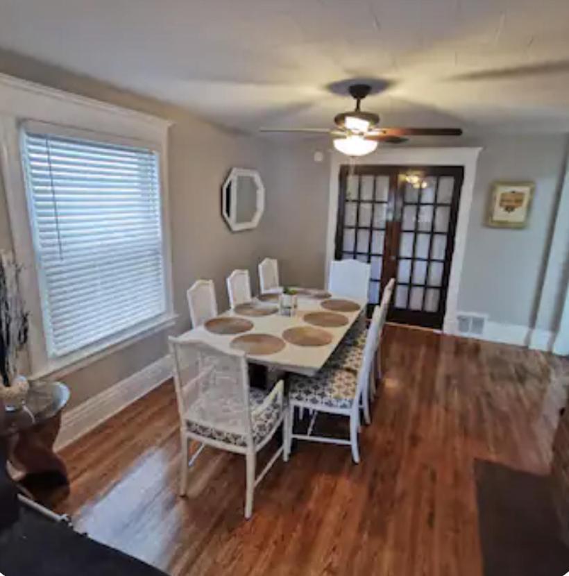 Prime Location! 4 Bedroom House Located Right Next To The Casino And The Falls *