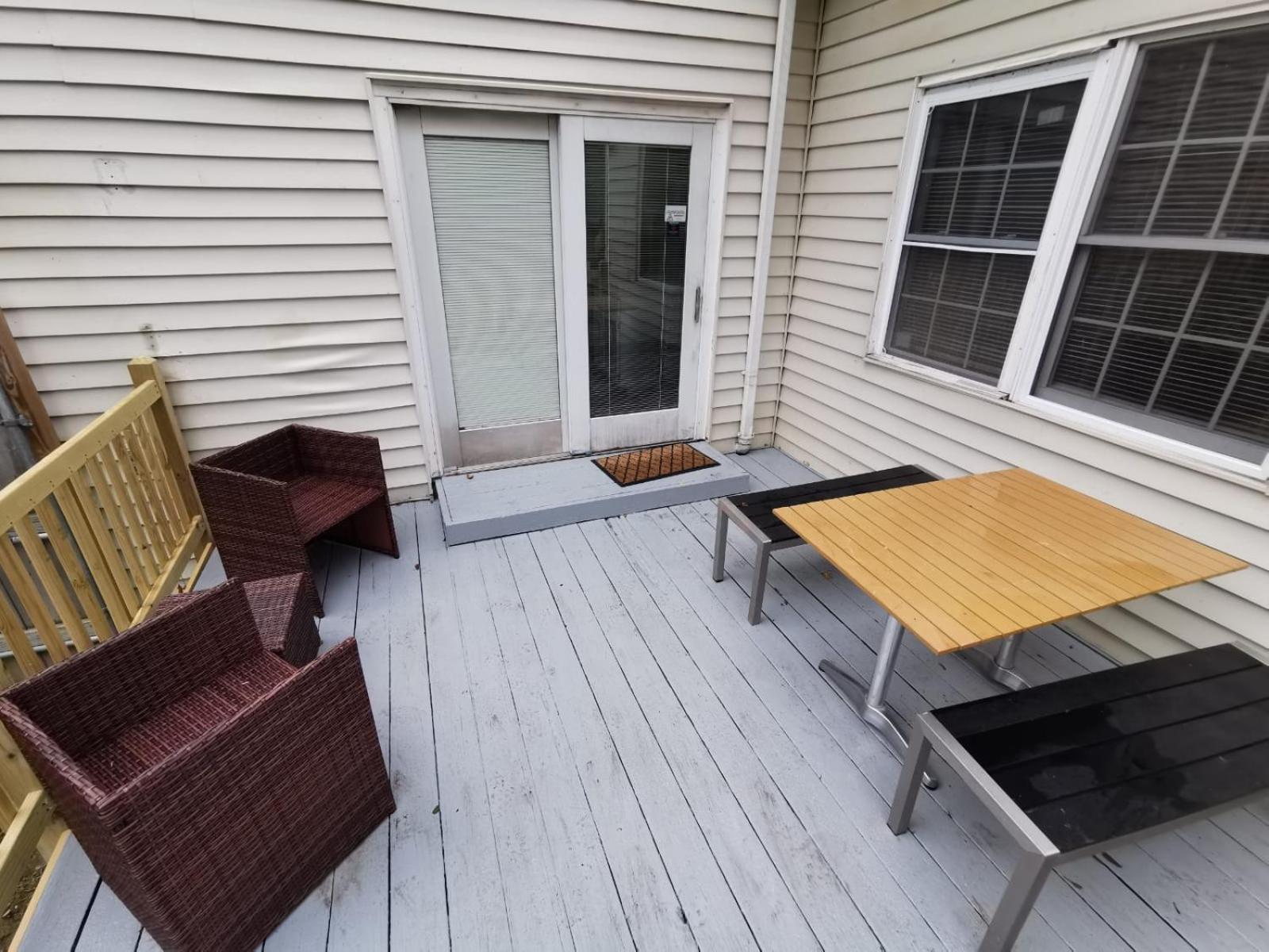 Prime Location! 4 Bedroom House Located Right Next To The Casino And The Falls Holiday home Niagara Falls