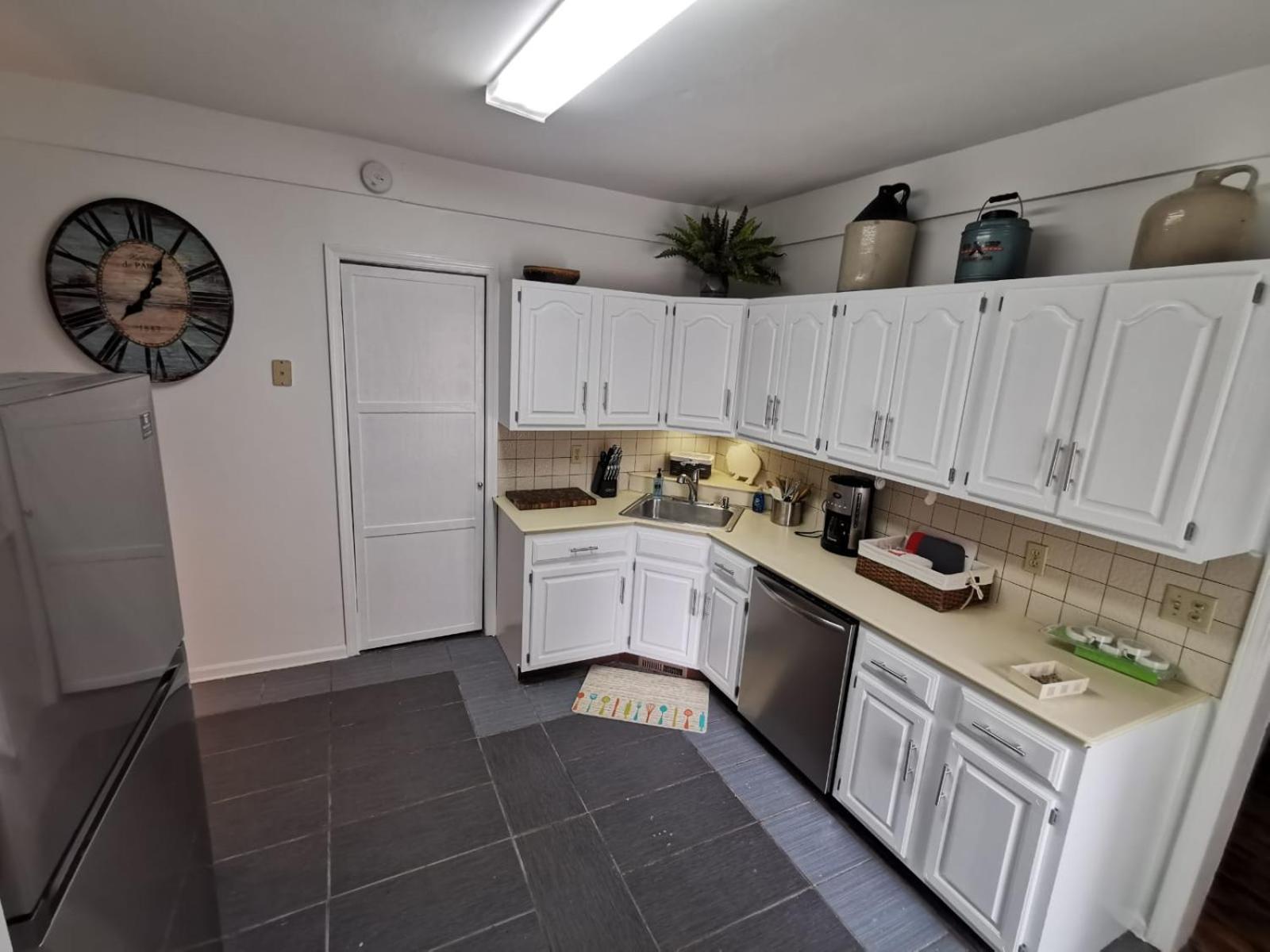 Prime Location! 4 Bedroom House Located Right Next To The Casino And The Falls Holiday home